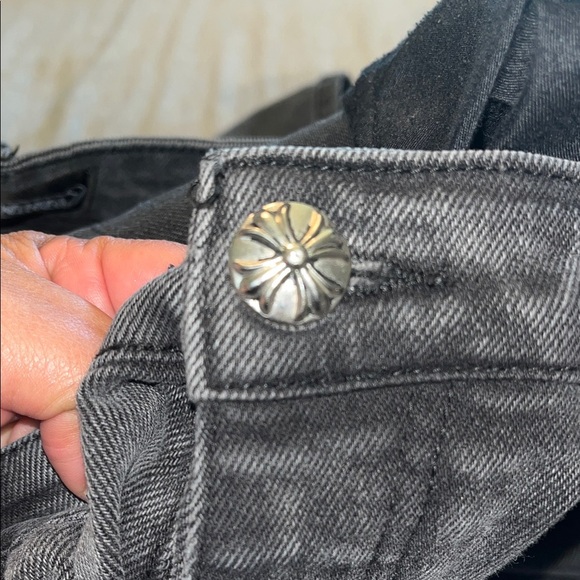 Chrome Hearts Cross Patch Jeans
Size 34 - Picture 9 of 13